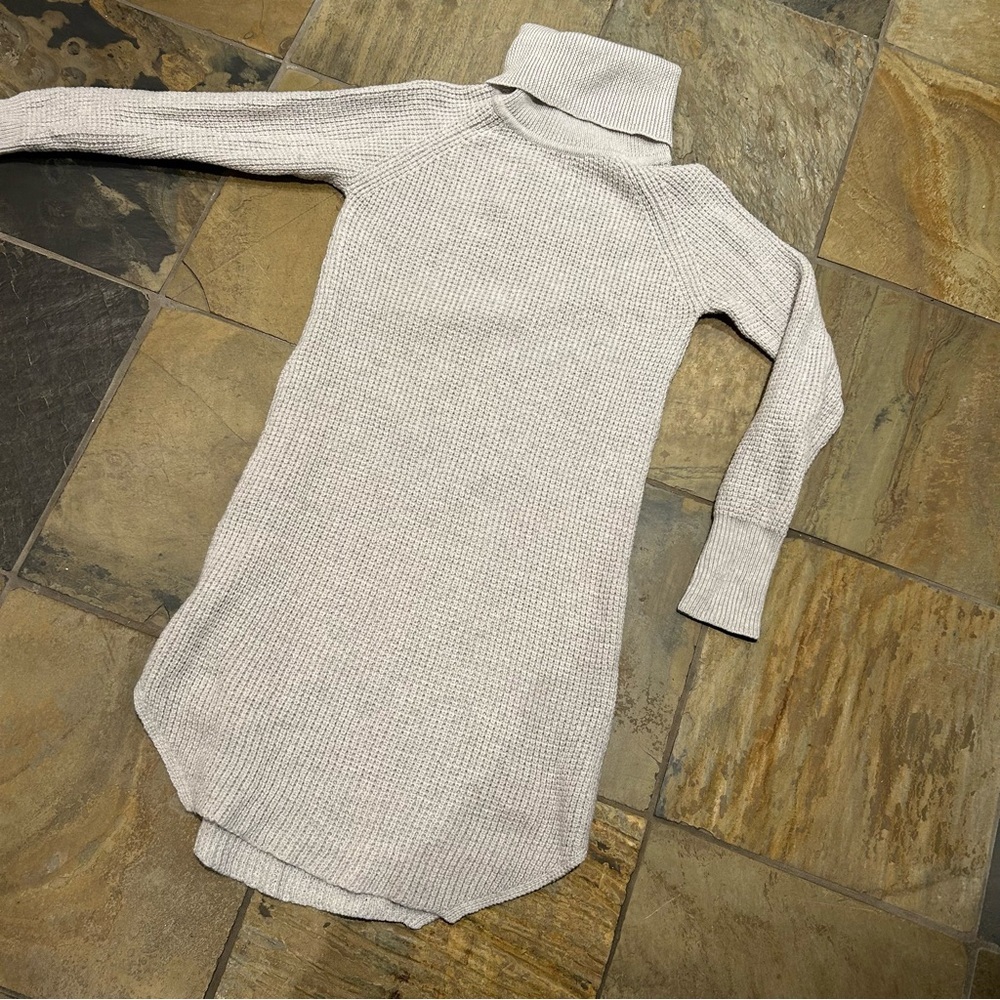 Wilfred free Cozy Cream Turtleneck Sweater Dress. EUC!